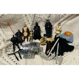 Star Wars The Phantom Menace Lot of 8 Action Figures, 6 Commchips & More 1999
